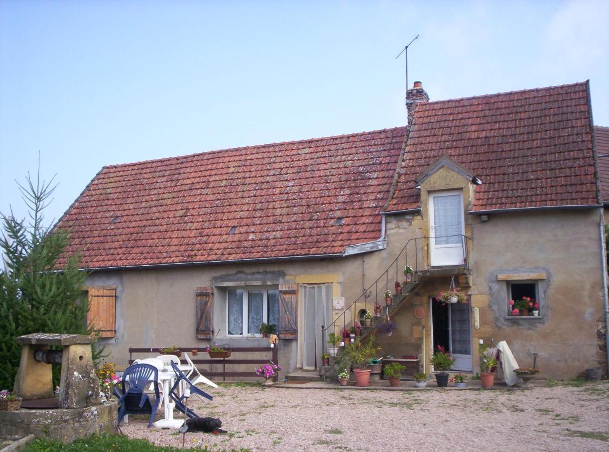 Chambre A La Campagne Saint-Aubin-en-Charollais Exterior photo